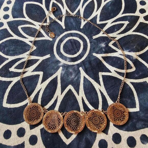 Claire's Faux Gold Necklace - Picture 1 of 4